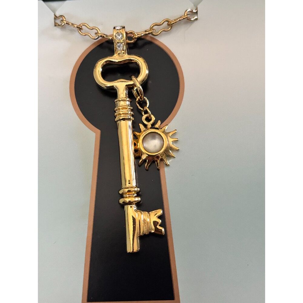 Vintage Smithsonian Institution Key to the Castle Necklace